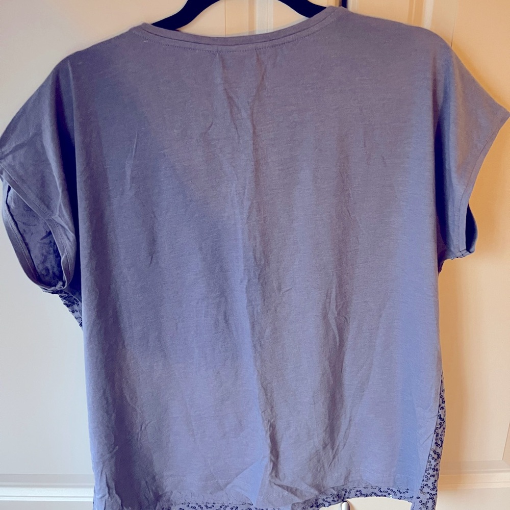 Chico’s size 2 cap sleeve periwinkle sequence top